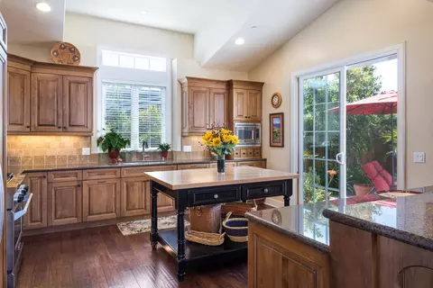 4917 El Carro Ln, Carpinteria, CA 93013 photo 3