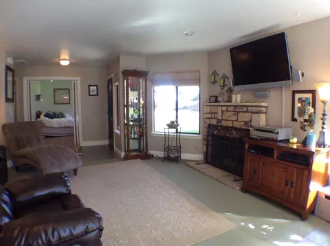 2304 Balboa Ct, Lompoc, CA 93436 photo 2