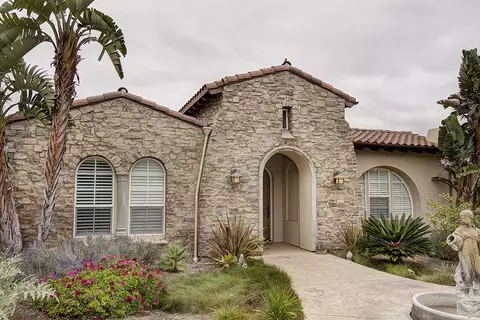 680 Fairway Dr, Camarillo, CA 93010 photo 2