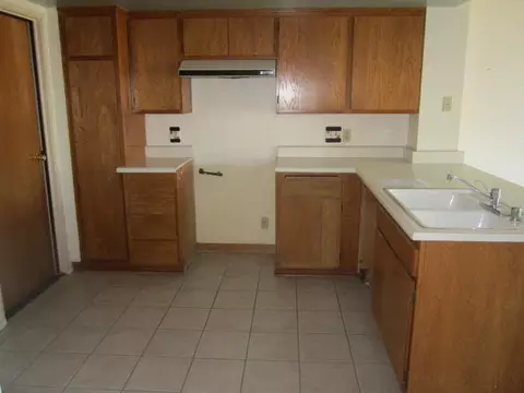 184 Village Circle Dr, Lompoc, CA 93436 photo 3