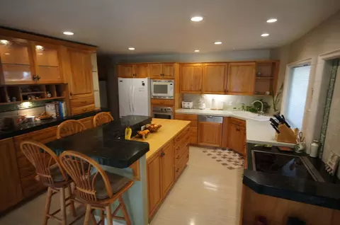 655 Edgewood Dr, Goleta, CA 93117 photo 4