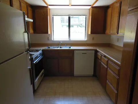 528 N U St, Lompoc, CA 93436 photo 2