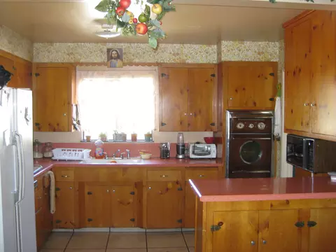 431 S D St, Lompoc, CA 93436 photo 2