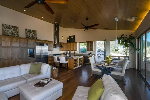 352 E Mountain Dr, Santa Barbara, CA 93108 photo 4
