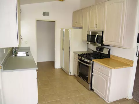 5437 Shemara St, Carpinteria, CA 93013 photo 2