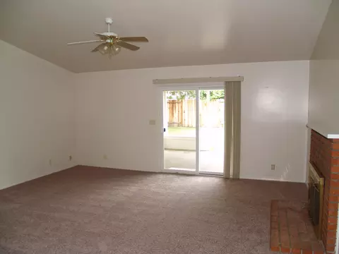 5437 Shemara St, Carpinteria, CA 93013 photo 5