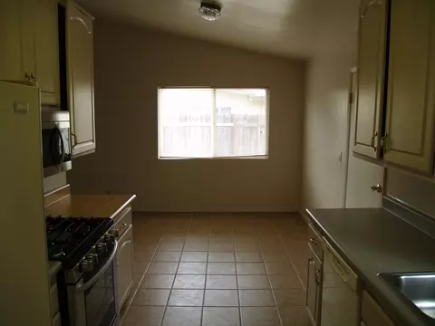 5437 Shemara St, Carpinteria, CA 93013 photo 3