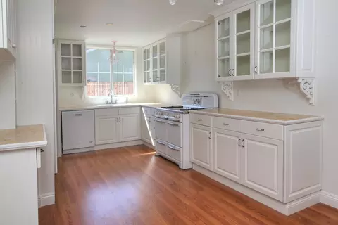 4662 Eleanor Dr, Carpinteria, CA 93013 photo 2