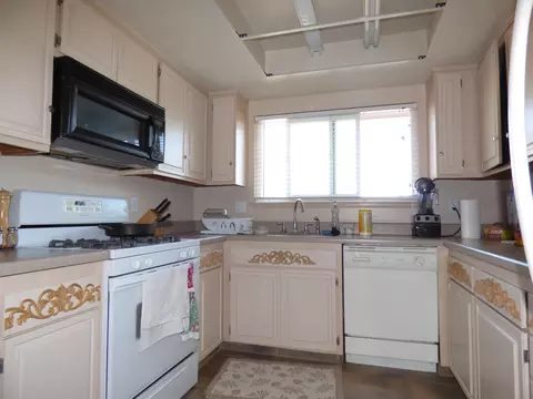 613 N 5th St, Lompoc, CA 93436 photo 3