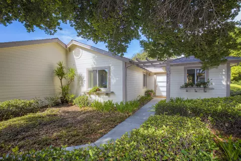 6032 Suellen Ct, Goleta, CA 93117 photo 2