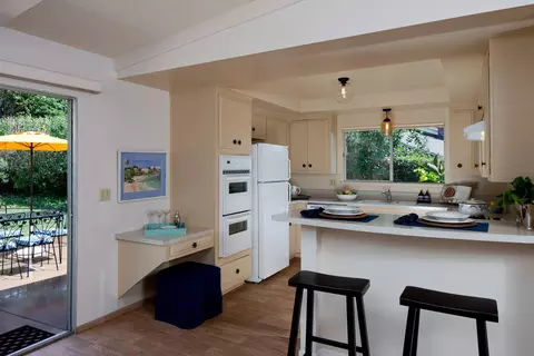 178 Serafin St, Carpinteria, CA 93013 photo 4