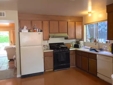 1482 Eucalyptus St, Carpinteria, CA 93013 photo 4