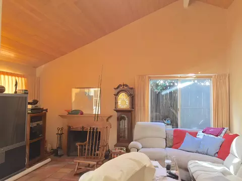 1482 Eucalyptus St, Carpinteria, CA 93013 photo 3