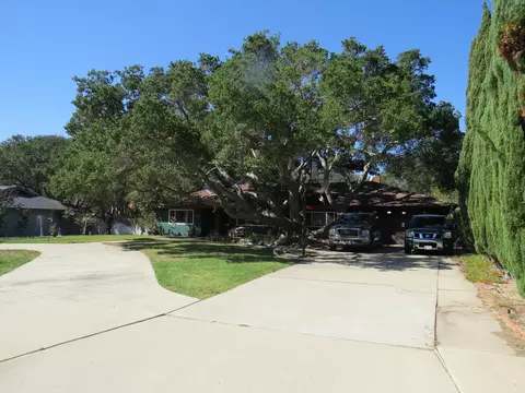 3031 Oak Pointe Dr, Lompoc, CA 93436 photo 2
