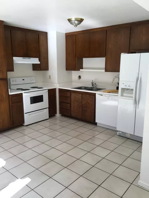 180 Kingston Ave #E, Goleta, CA 93117 photo 3