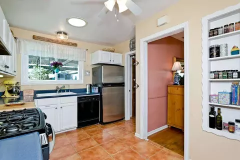 3158 Strathmore Dr, Ventura, CA 93003 photo 9