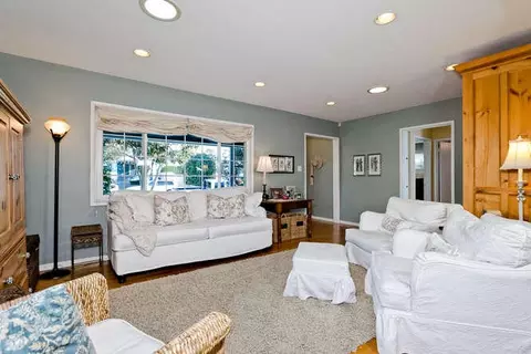 3158 Strathmore Dr, Ventura, CA 93003 photo 4
