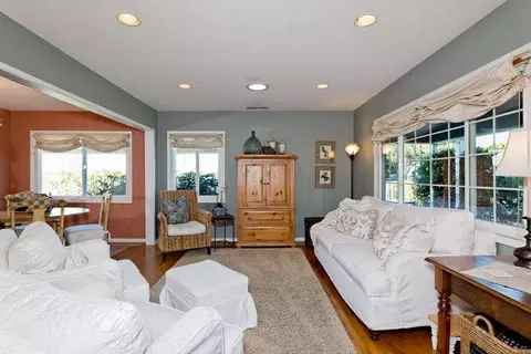 3158 Strathmore Dr, Ventura, CA 93003 photo 3