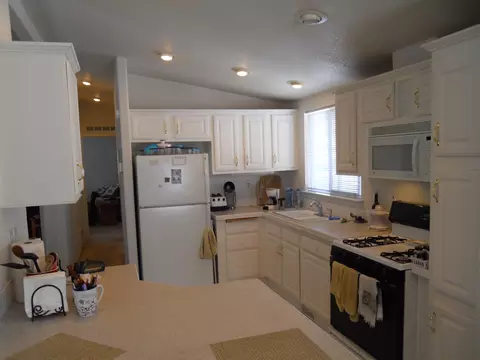 520 Pine Ave #40, Goleta, CA 93117 photo 2