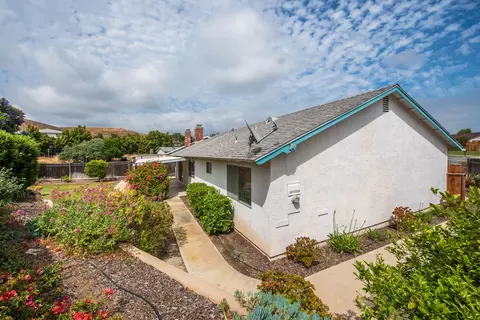 255 Forest Dr, Goleta, CA 93117 photo 2