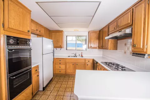 809 N C St, Lompoc, CA 93436 photo 4
