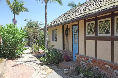 210 Ocean View Ave, Carpinteria, CA 93013 photo 4