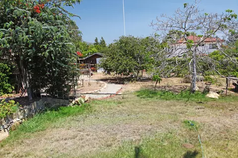 210 Ocean View Ave, Carpinteria, CA 93013 photo 3