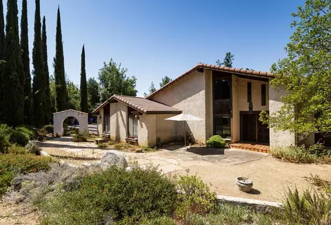 1370 Cuyama Rd, Ojai, CA 93023 photo 1