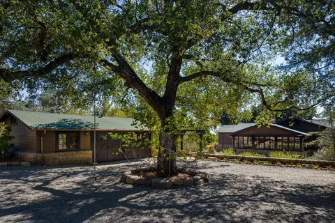 889 Mcnell Rd, Ojai, CA 93023 photo 2