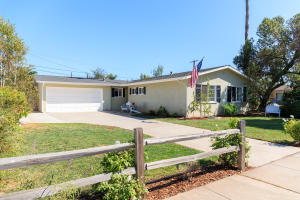 1350 Limu St, Carpinteria, CA 93013 photo 2