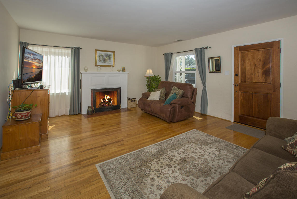 1381 Vallecito Pl, Carpinteria, CA 93013 photo 6
