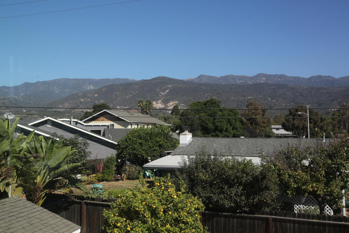 1381 Vallecito Pl, Carpinteria, CA 93013 photo 2