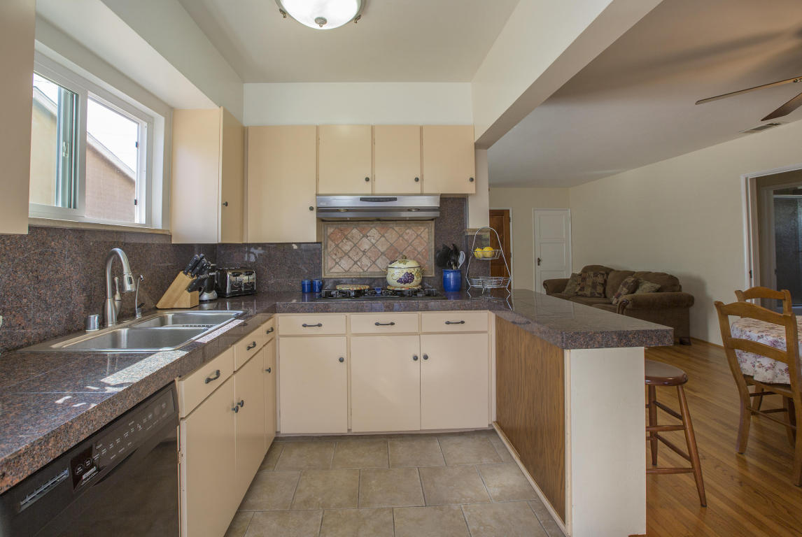 1381 Vallecito Pl, Carpinteria, CA 93013 photo 7