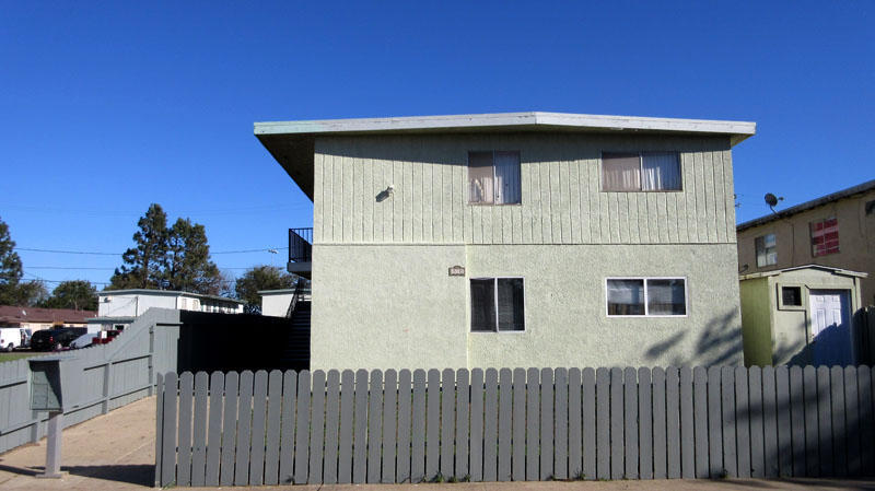 512 N T St, Lompoc, CA 93436 photo 1