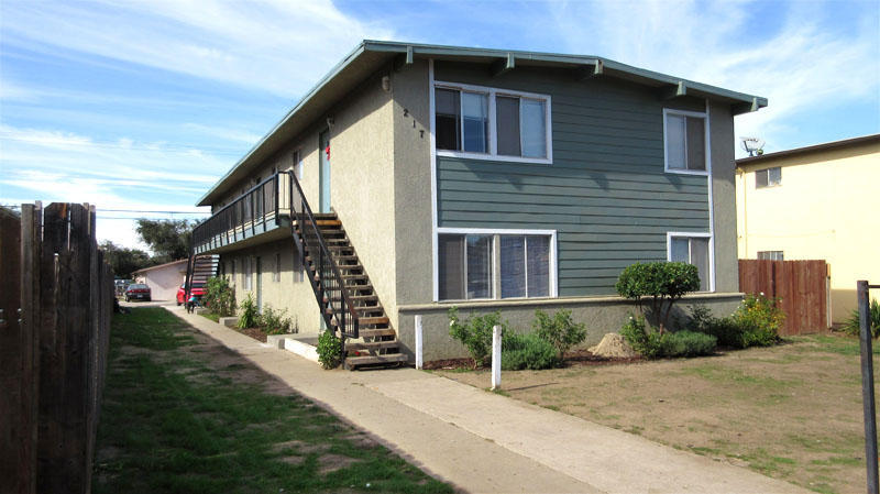 217 N N St, Lompoc, CA 93436 photo 1