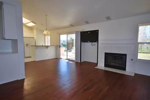 1013 Armstrong St, Lompoc, CA 93436 photo 2