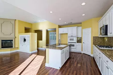 3010 Dunkirk Dr, Oxnard, CA 93035 photo 8