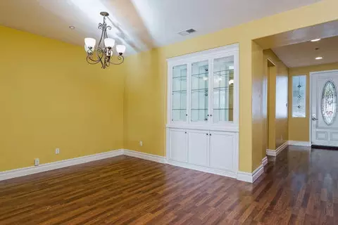 3010 Dunkirk Dr, Oxnard, CA 93035 photo 2