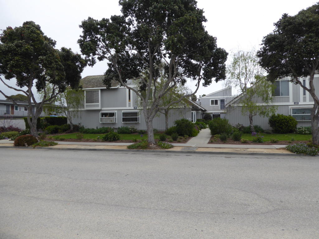 130 Ash Ave #4, Carpinteria, CA 93013 photo 1