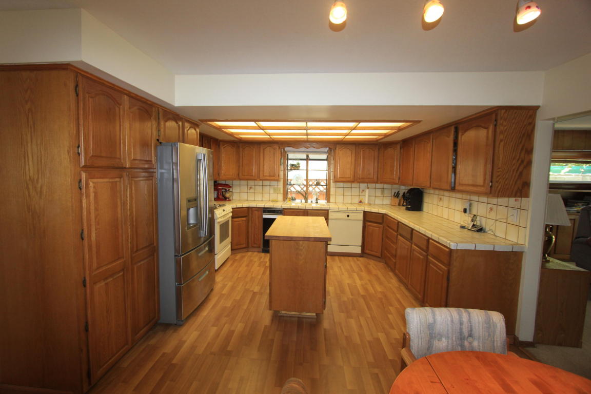 1201 W Robert Ave, Oxnard, CA 93030 photo 3