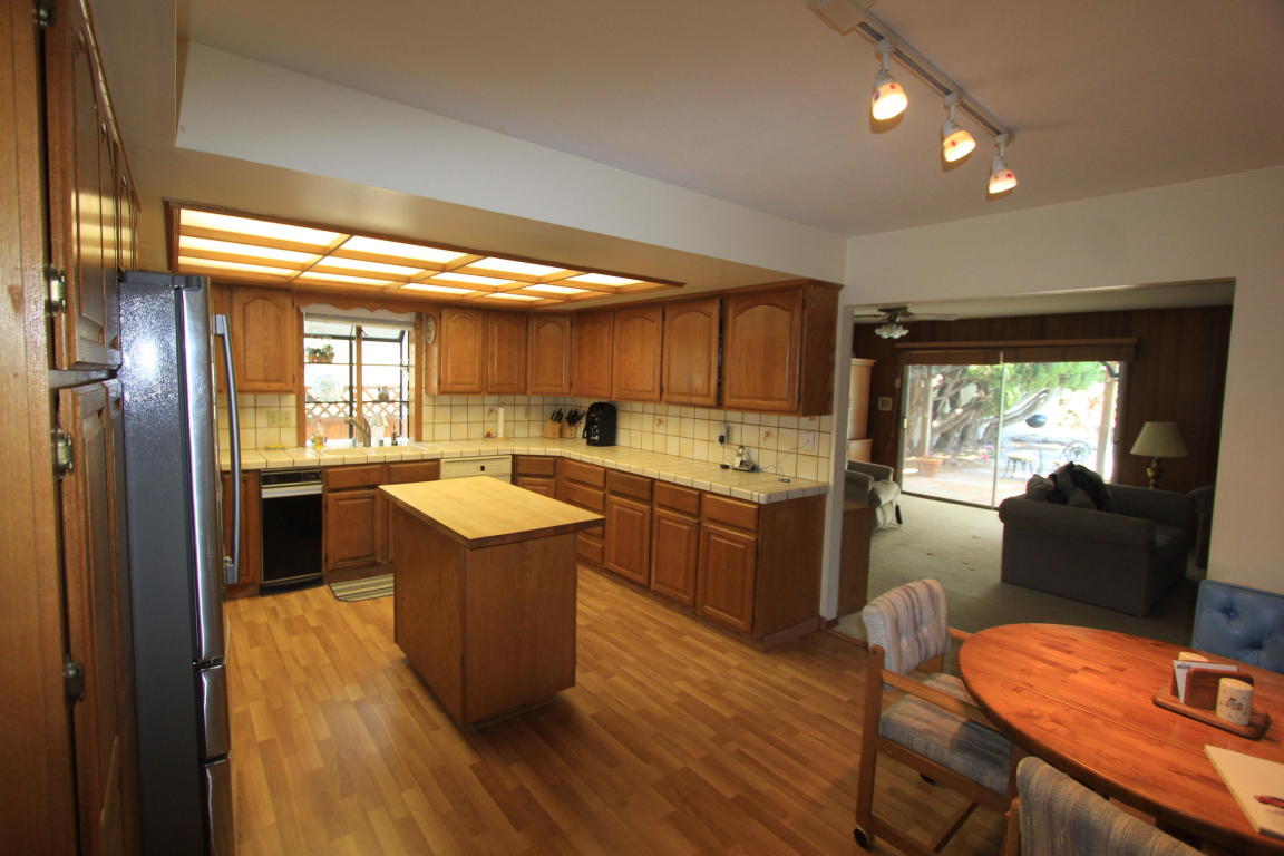 1201 W Robert Ave, Oxnard, CA 93030 photo 2