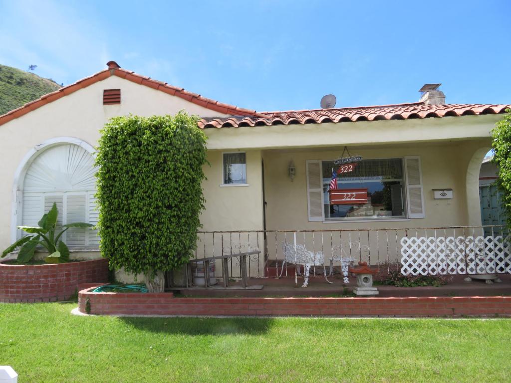 322 E Lewis St, Ventura, CA 93001 photo 2