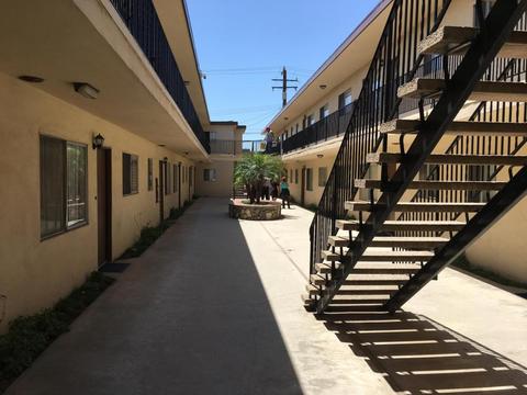 1400 Edgewood Way, Oxnard, CA 93030 photo 3