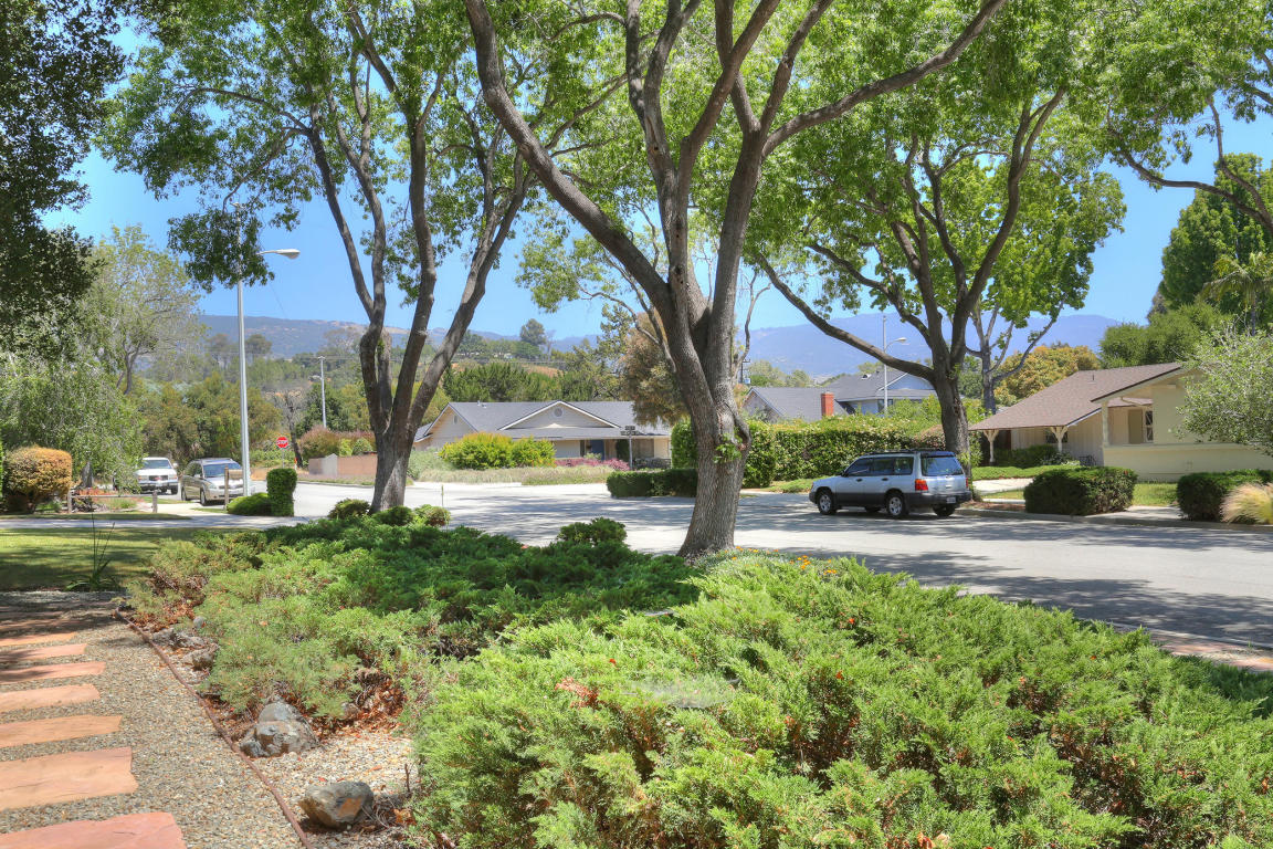 655 Windsor Ave, Goleta, CA 93117 photo 3