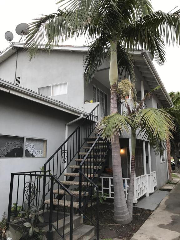 717 Ivywood Dr, Oxnard, CA 93030 photo 2