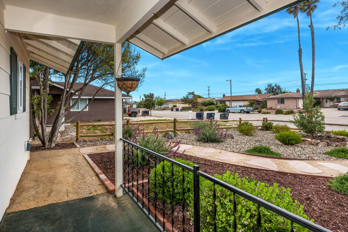 4085 Constellation Rd, Lompoc, CA 93436 photo 2