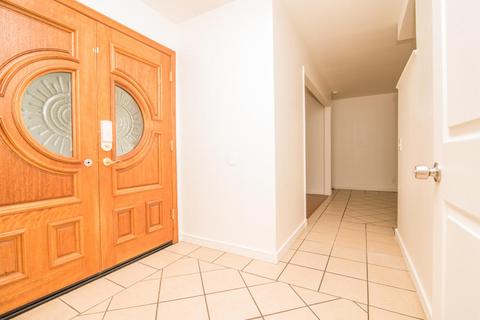 808 N D St, Lompoc, CA 93436 photo 5
