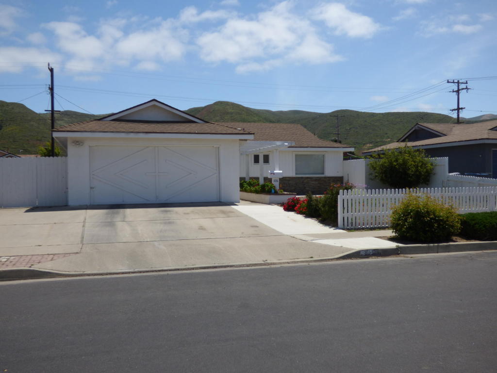 1016 W Hickory Ave, Lompoc, CA 93436 photo 1
