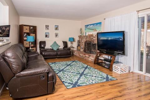 228 Vega Ave, Lompoc, CA 93436 photo 4