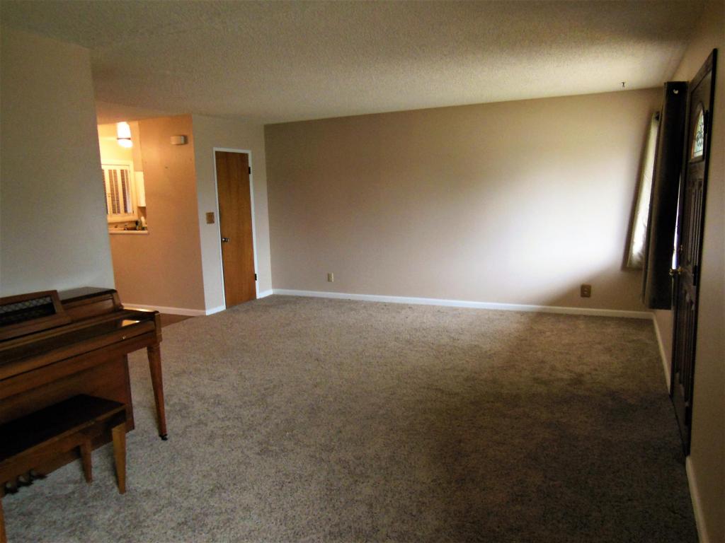 1129 N 3rd St, Lompoc, CA 93436 photo 3